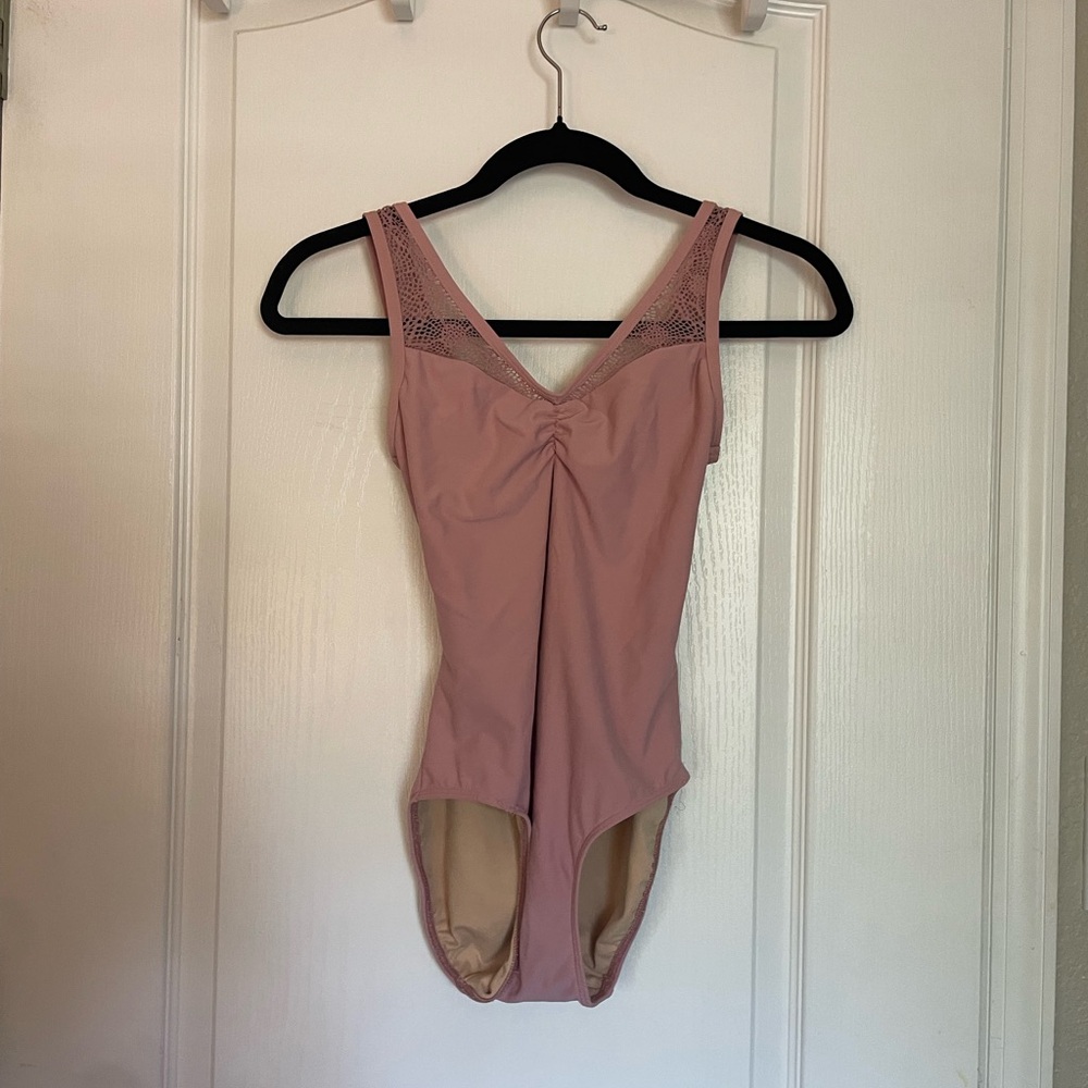 Eleve Fabiola Pink Sleeveless Leotard - size small 

IN AMAZING CONDITION!!!